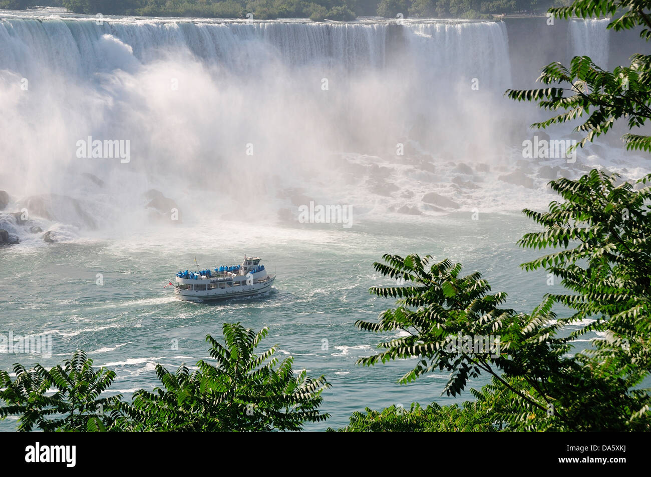Kanada, Niagara Falls, Ontario, Wasser Tour Boot, riesige Wasserfälle, Nebel, Tourismus, Wasserfall, Boot, Stockfoto