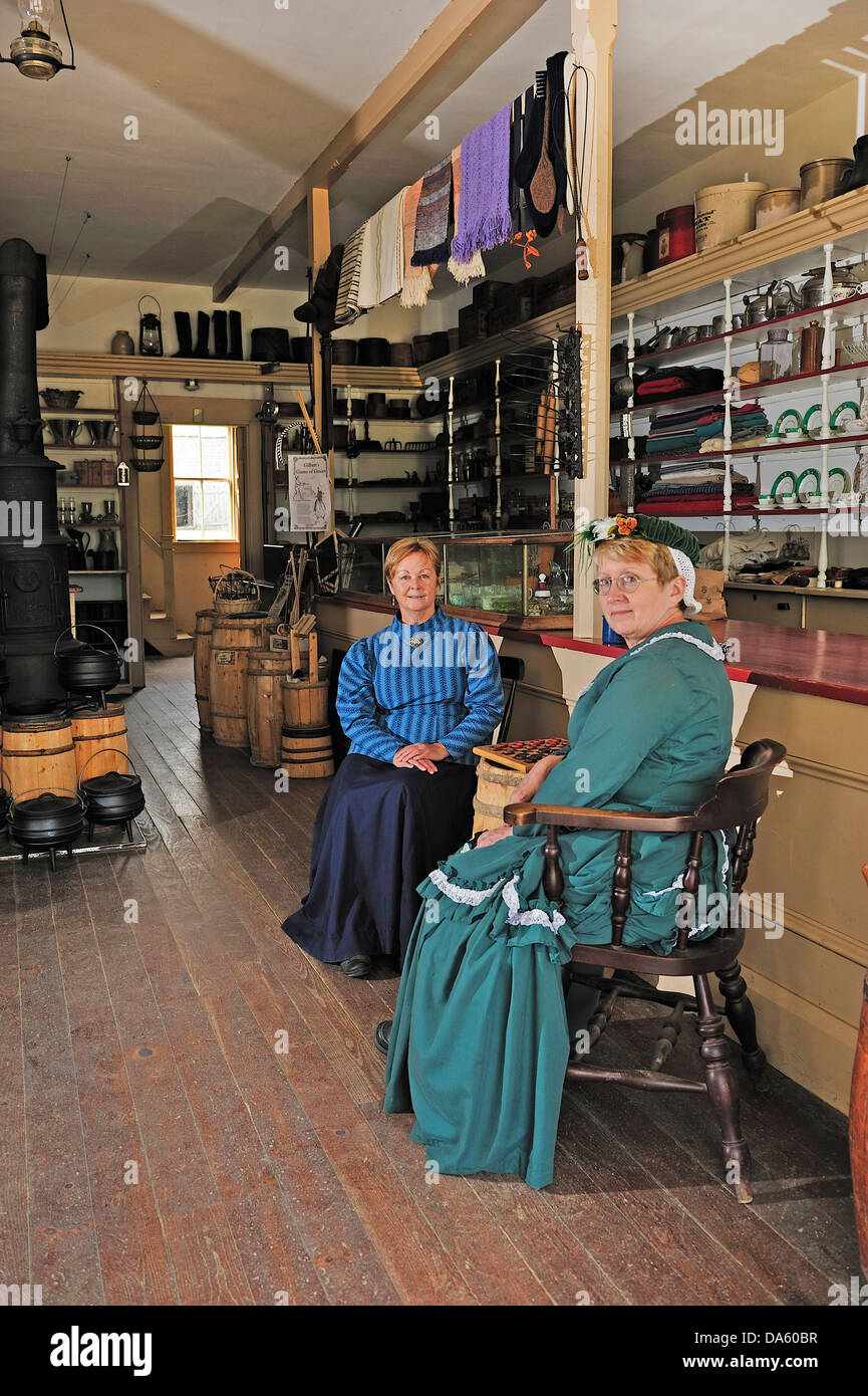 Living History, Dorf, Kings Landing, Fredericton, New Brunswick, Kanada, Museum, Frauen, Shop, historische Stockfoto