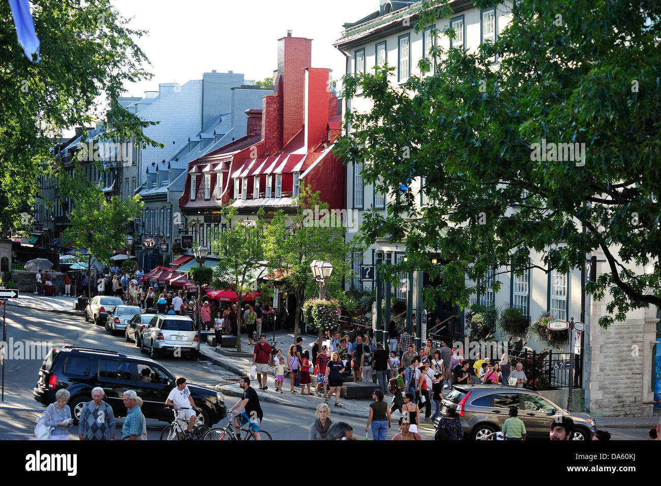 Kanada, Old Town, Quebec, Quebec City, Gebäude, Stadt, Horizontal, Männer, Fußgänger, Menschen, Straße, Frauen Stockfoto