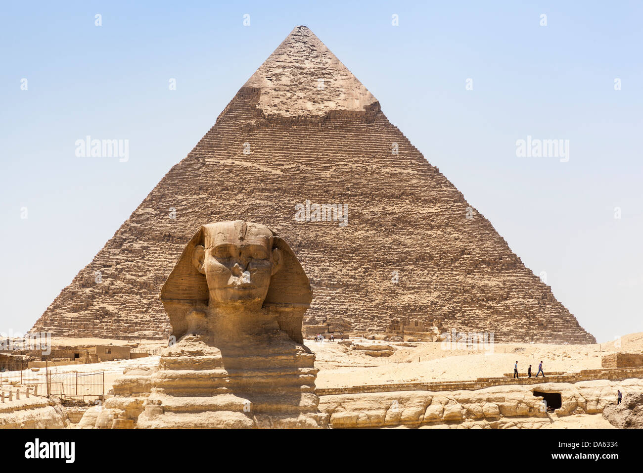 Die große Sphinx und Pyramide des Chephren, auch bekannt als Pyramide des Chephren, Gizeh, Kairo, Ägypten Stockfoto