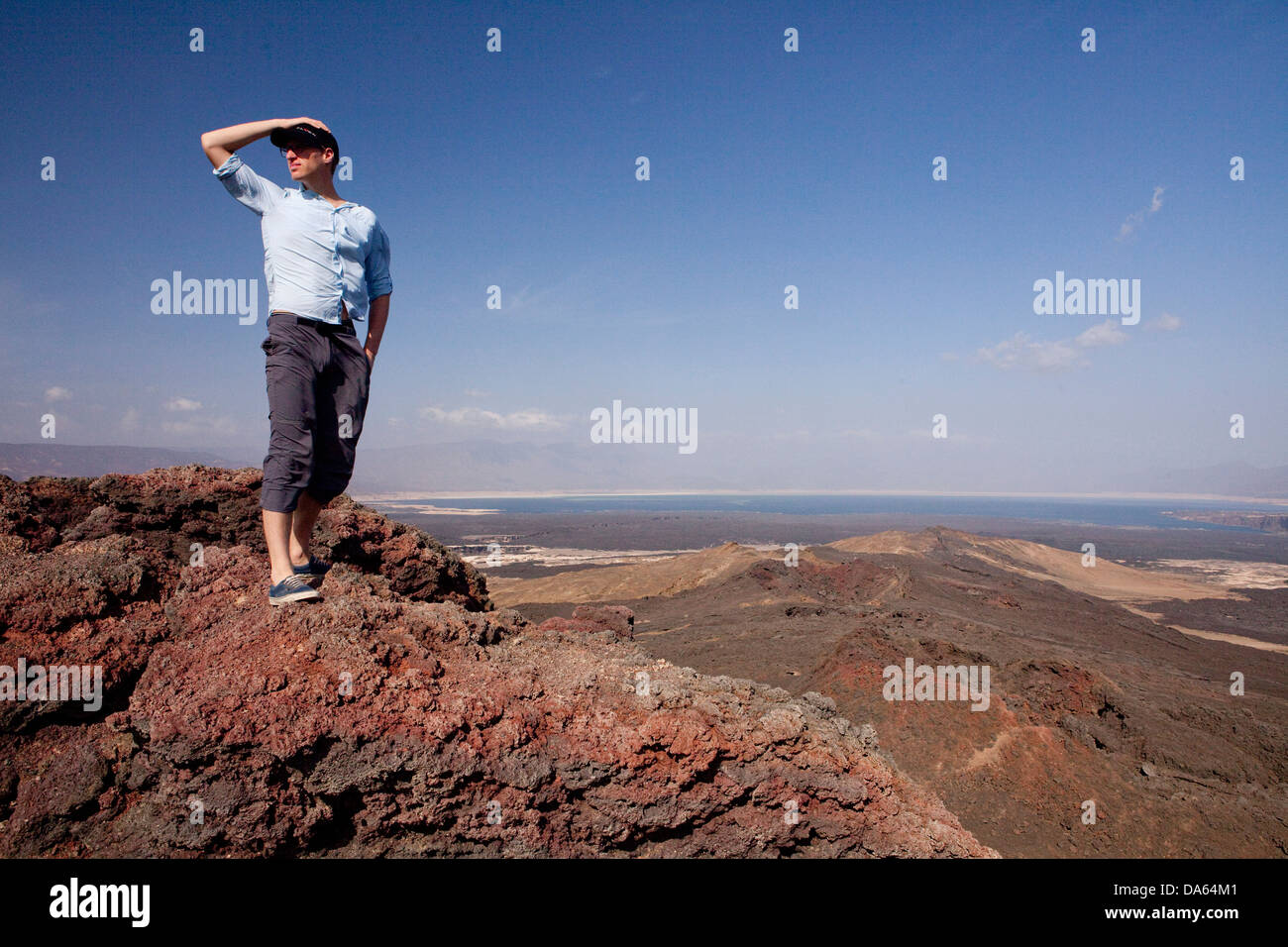 Vulkan, Ardoukoba, Assal, Afrika, Berg, Berge, Landschaft, Landschaft, See, Mensch, Blick, Dschibuti, Tourismus Stockfoto