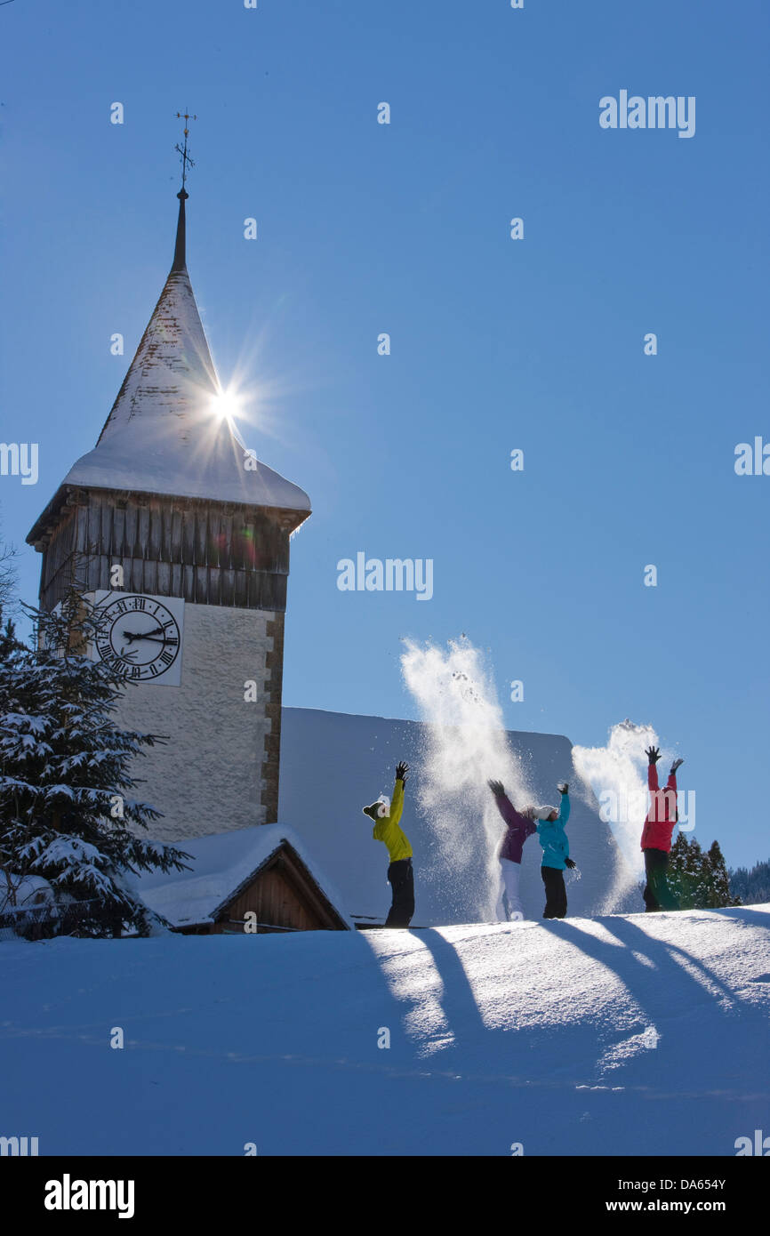 Winter-Chat, Kirche, Lauenen, Winter, Dorf, Kanton Bern, Berner Oberland, Kirche, Religion, Wintersport, Schweiz, Eur Stockfoto