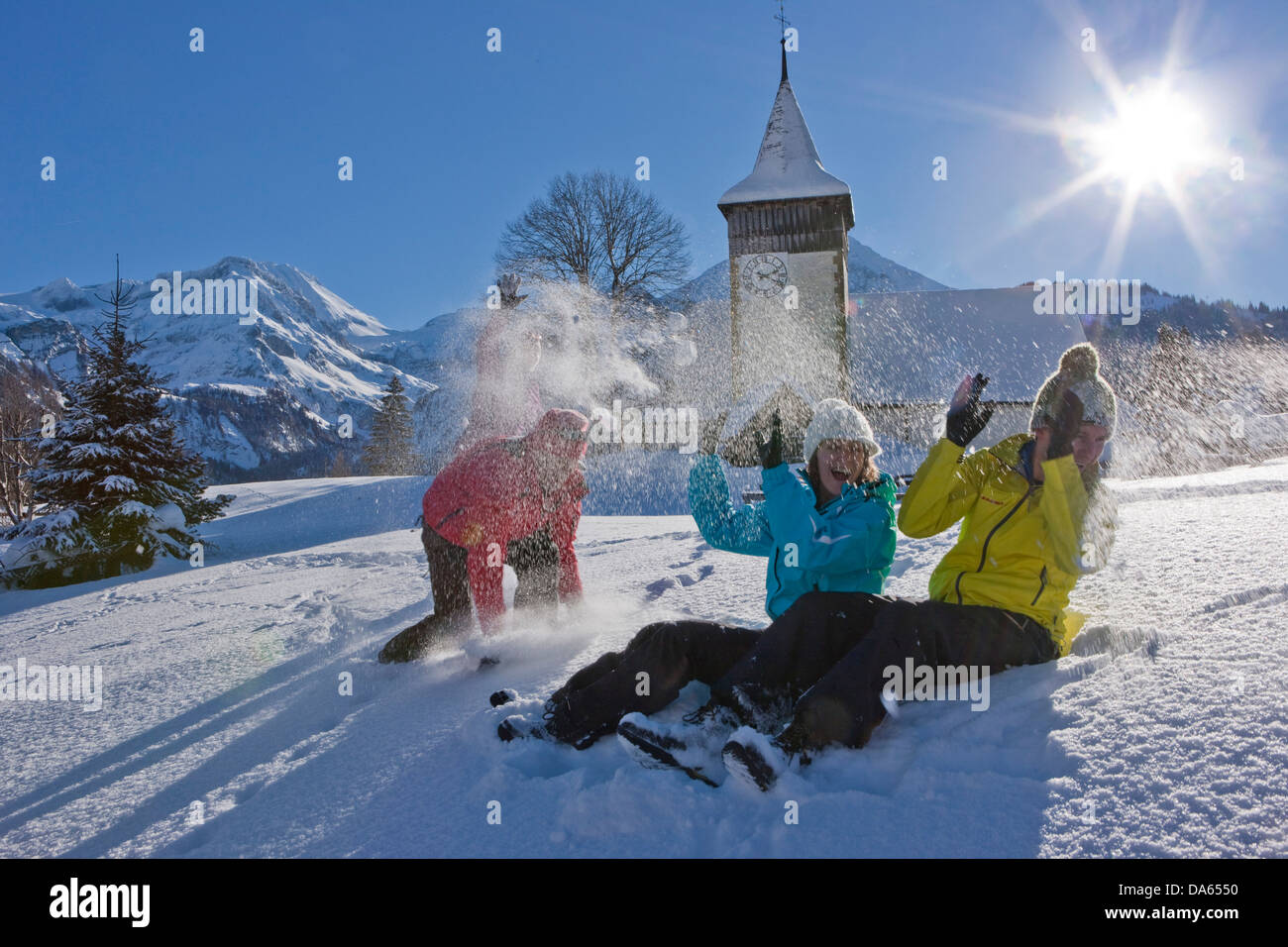 Winter-Chat, Kirche, Lauenen, Winter, Dorf, Kanton Bern, Berner Oberland, Kirche, Religion, Wintersport, Schweiz, Eur Stockfoto