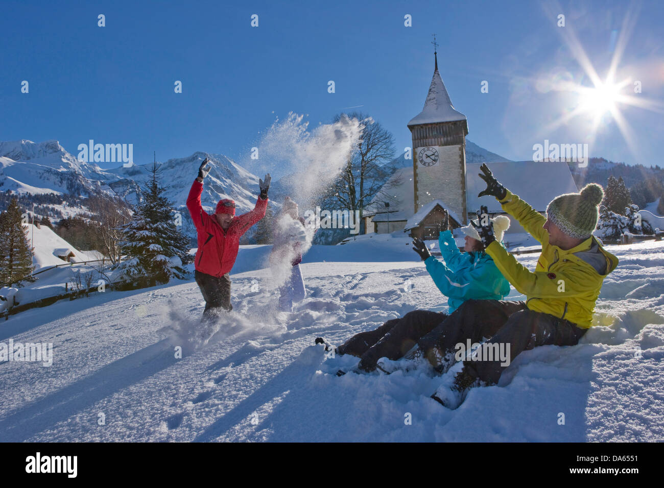 Winter-Chat, Kirche, Lauenen, Winter, Dorf, Kanton Bern, Berner Oberland, Kirche, Religion, Wintersport, Schweiz, Eur Stockfoto