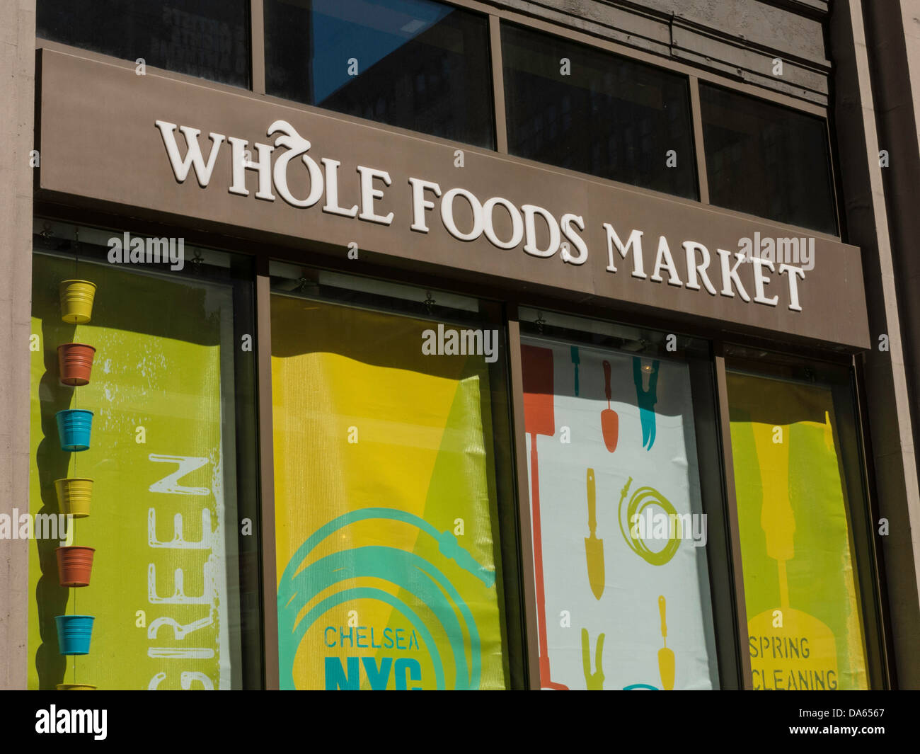 Outdoor-Zeichen, Whole Foods Market in Chelsea, NYC Stockfoto