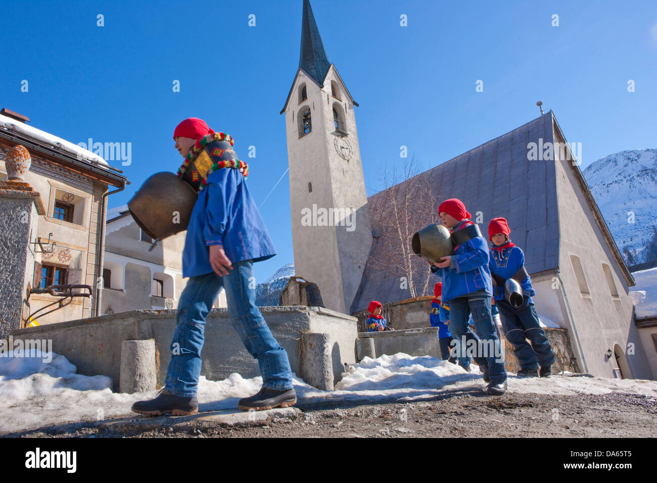 Chalandamarz, benutzerdefinierte, Guarda, Unterengadin, Tradition, Folklore, Trachten, Kind, Kinder, Trachten, National Stockfoto