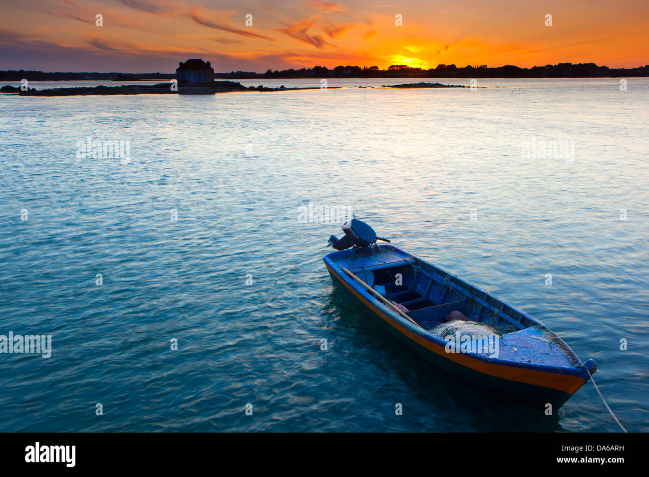 Der Heilige Cado, Frankreich, Europa, Bretagne, Departement Morbihan, Meer, Boot, Sonnenuntergang Stockfoto