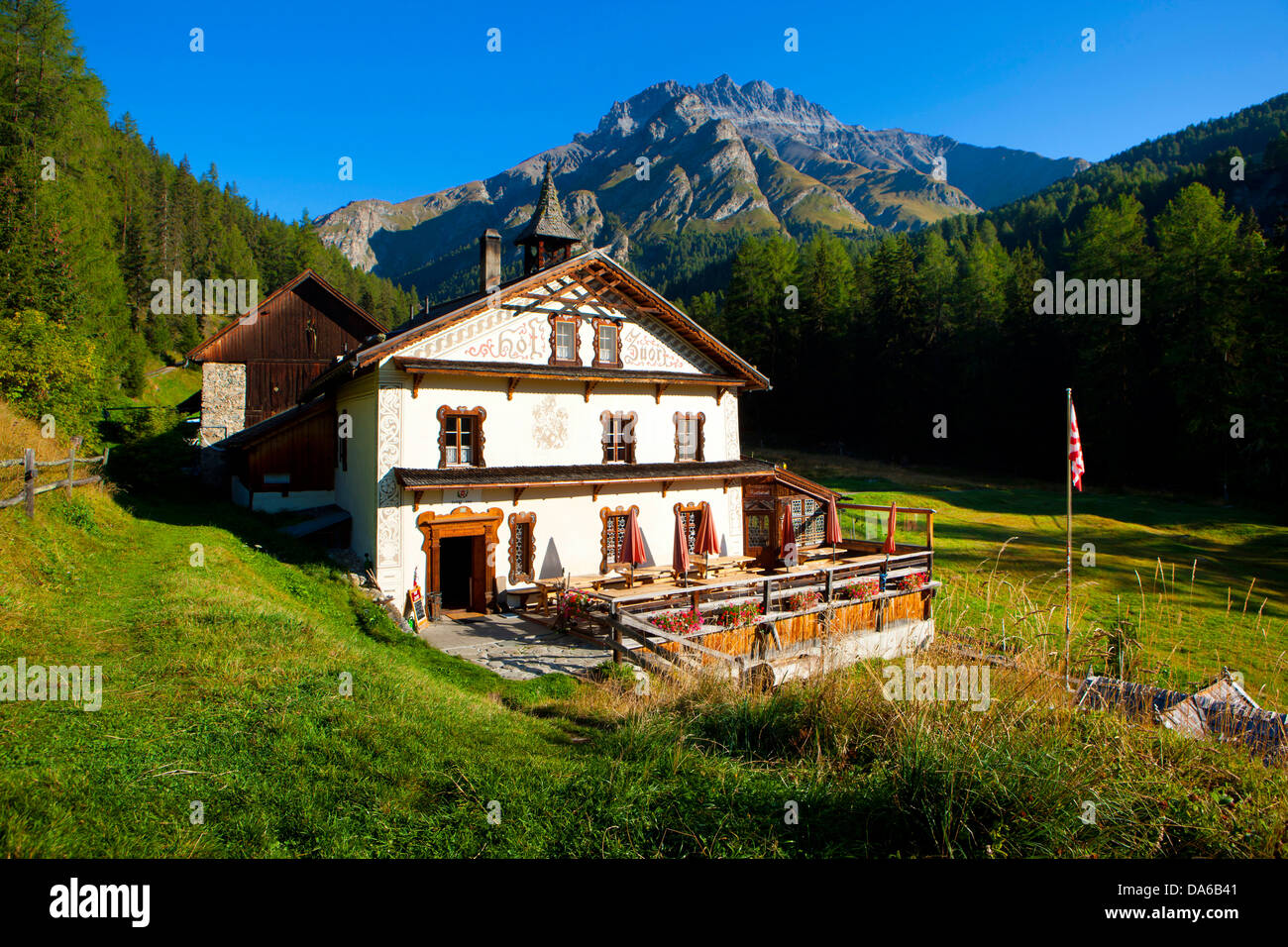 Bauernhof, Hof Zuort, Schweiz, Europa, Kanton Graubünden, Engadin, Graubünden, Engadin, Val Sinestra, Gasthaus, Restaurant Stockfoto