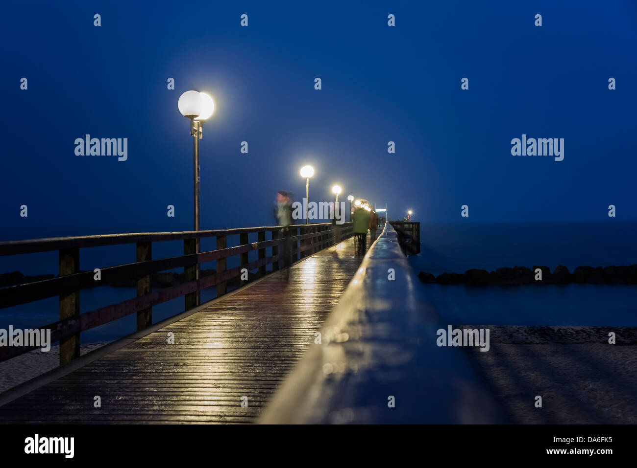 Wustrow Pier bei Nacht Stockfoto