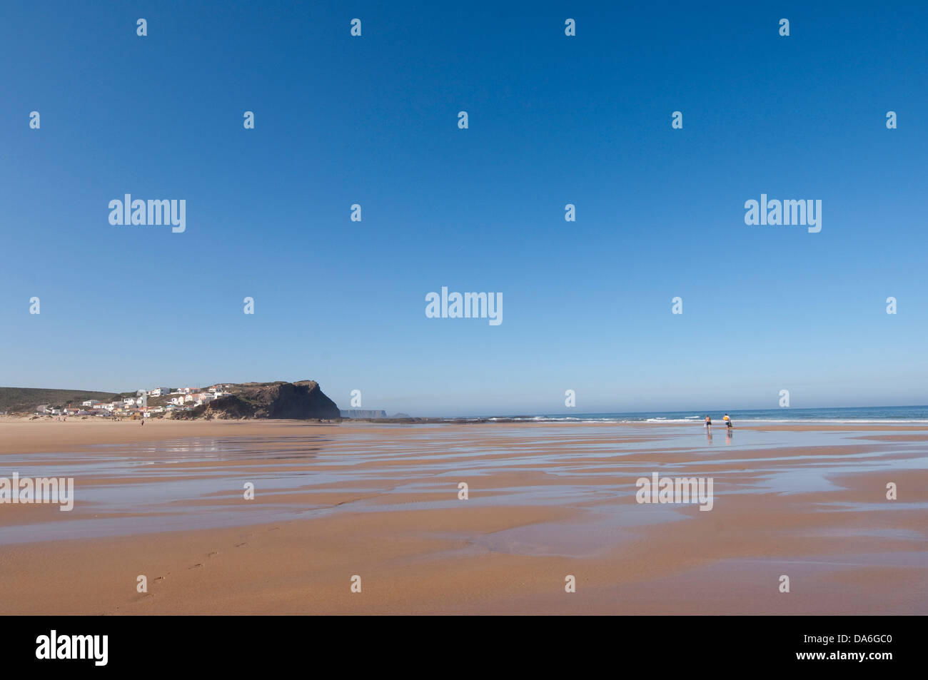 Algarve, Meer, Klippen, Felsen, Klippe, Monte Clerigo, Portugal, Europa, Strand, Meer, Aljezur, Landschaft, Landschaft, Sand, Sand Bea Stockfoto