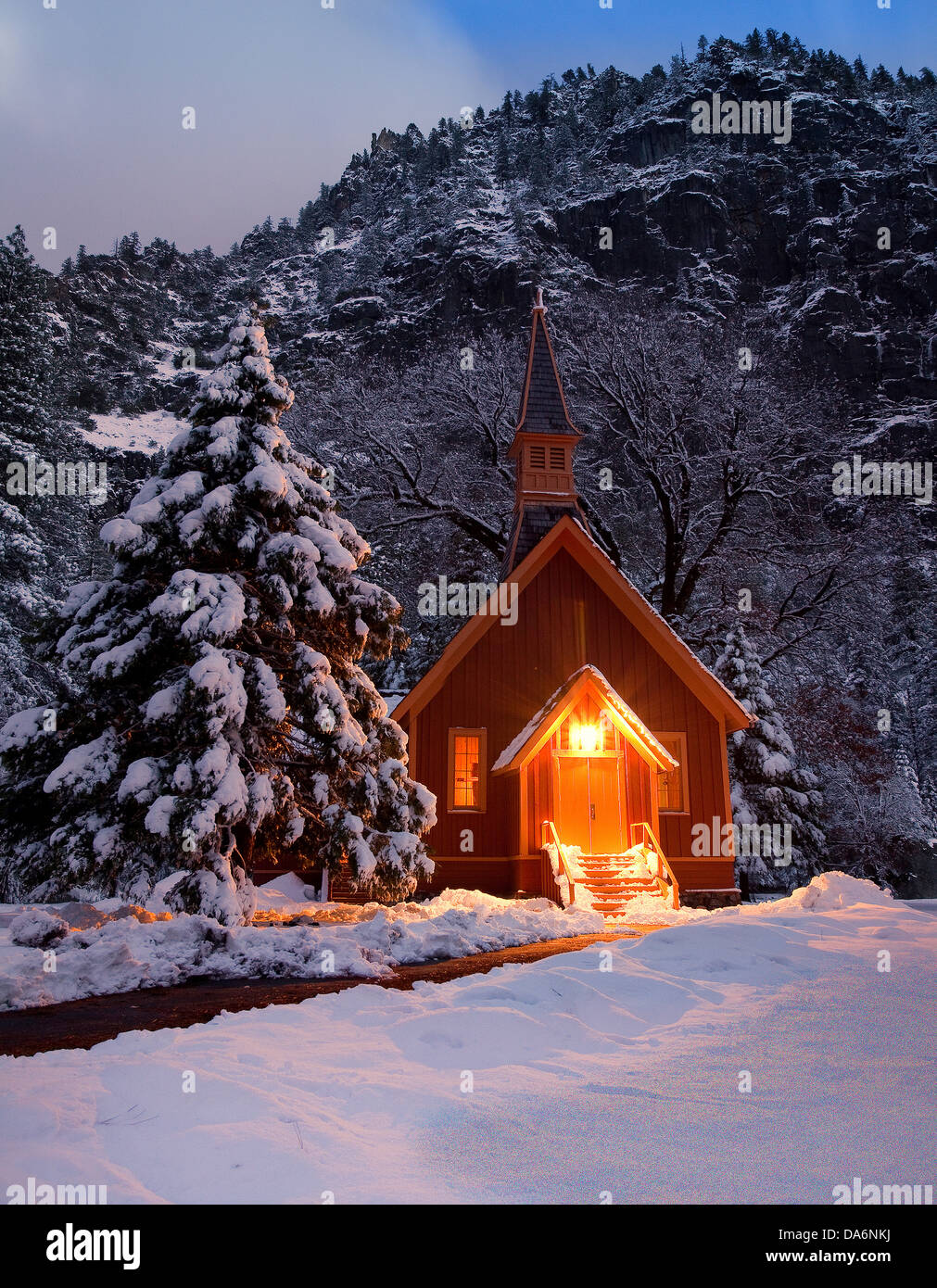 USA, USA, Amerika, Kalifornien, Kirche, klein, Schnee, Winter, Jahreszeiten, Stockfoto