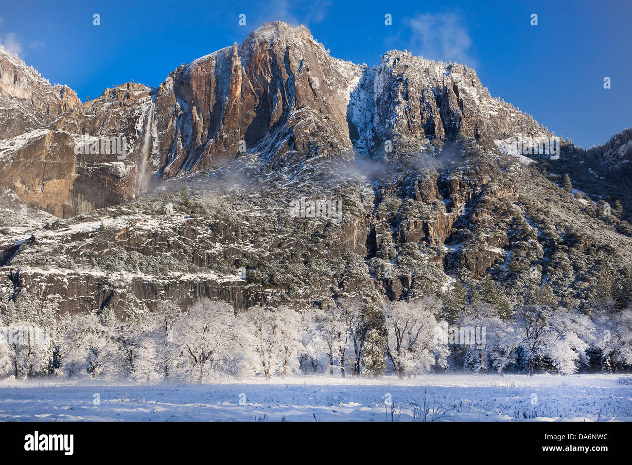 USA, USA, Amerika, Kalifornien, Eastern Sierras, Berge, Schnee, Berge, Berge, Bäume Stockfoto