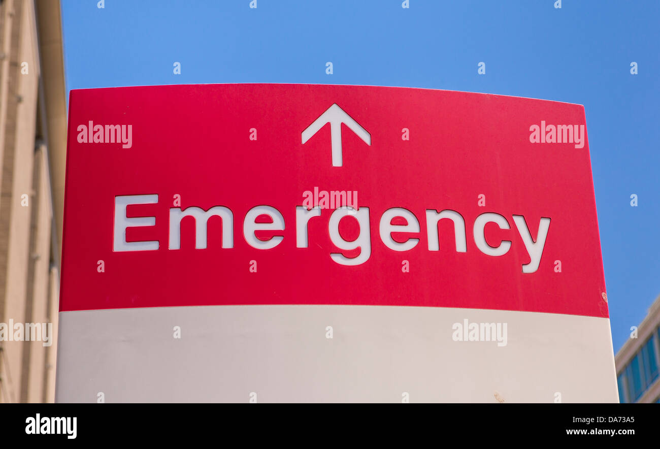 WASHINGTON, DC, USA - Notfall-Schild an der George Washington University Hospital. Stockfoto
