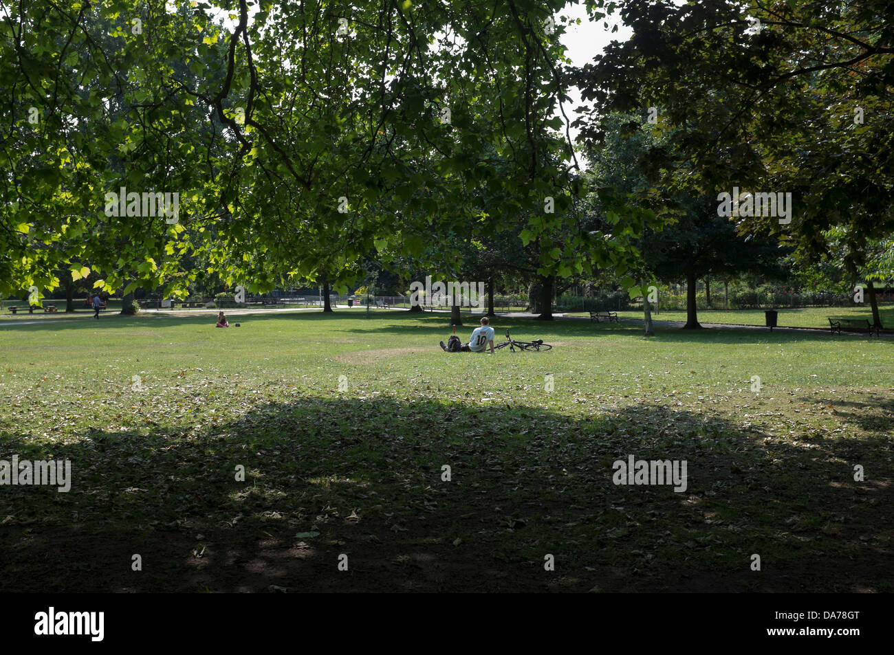 Entspannen in Vauxhall Park Stockfoto