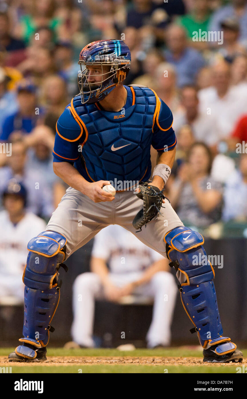 Milwaukee, Wisconsin, USA. 5. Juli 2013. 5. Juli 2013: New York Mets Catcher John Buck #44 während der Major League Baseball Spiel zwischen den Milwaukee Brewers und die New York Mets im Miller Park in Milwaukee, Wisconsin. Mets gewann 12-5. John Fisher/CSM. Bildnachweis: Csm/Alamy Live-Nachrichten Stockfoto