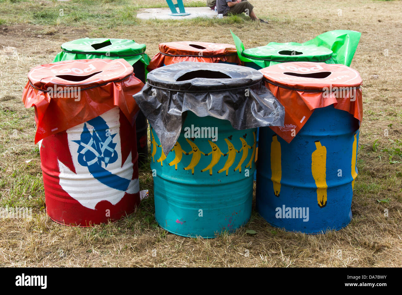 Recycling-Behälter auf dem Glastonbury Festival, Somerset, England, Vereinigtes Königreich. Stockfoto