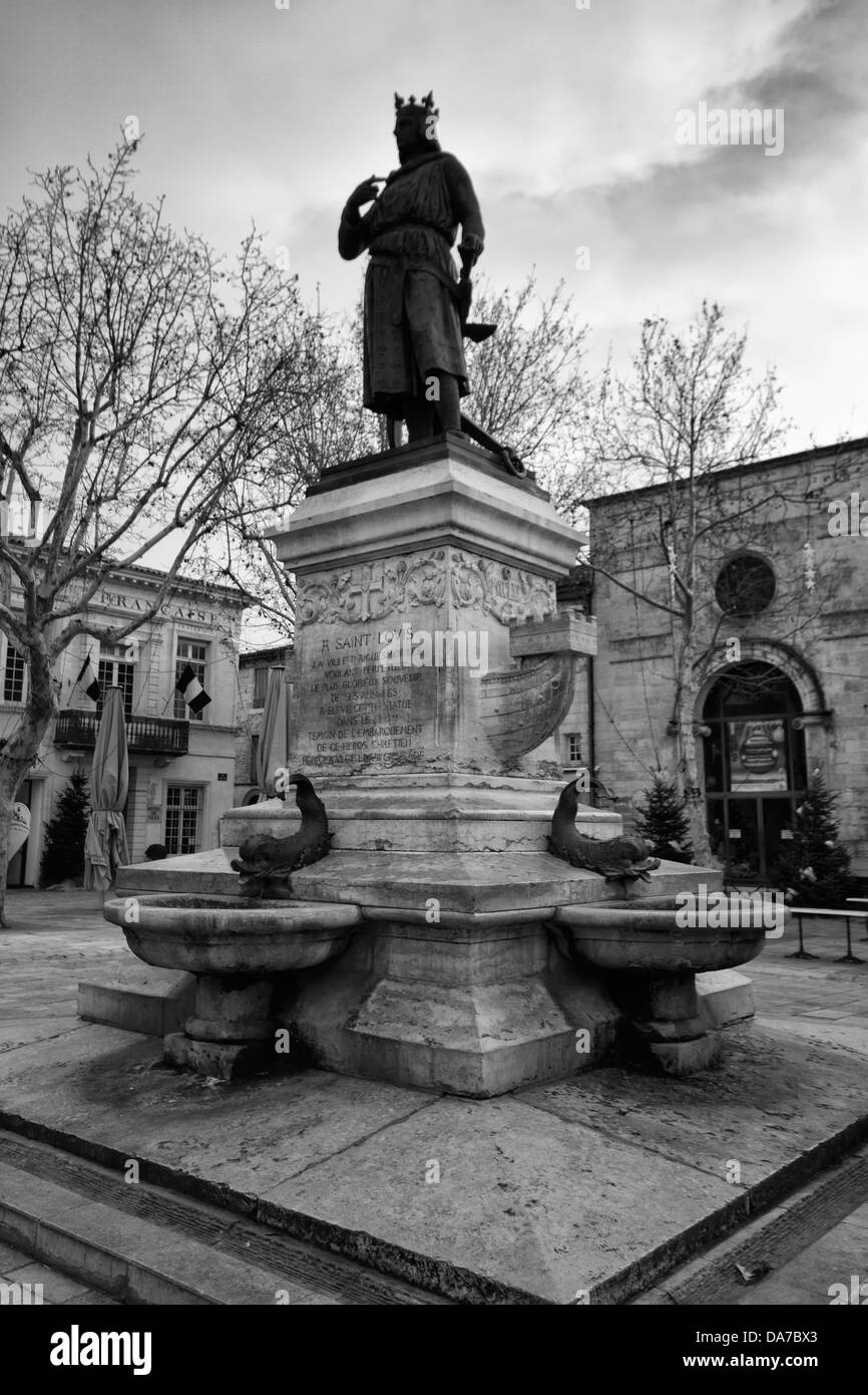 Saint Louis Statue, Saint Louis Square, Aigues Mortes, Gard, Languedoc Roussillon, Frankreich Stockfoto
