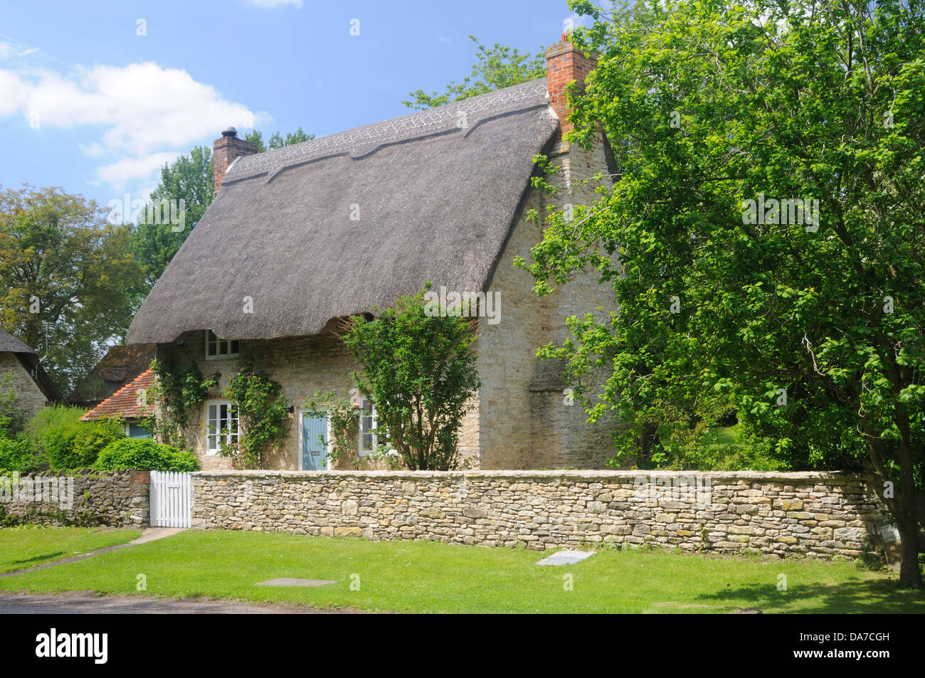 Mitte 18. c. Reetdachhaus in Little Haseley, Oxfordshire, England Stockfoto