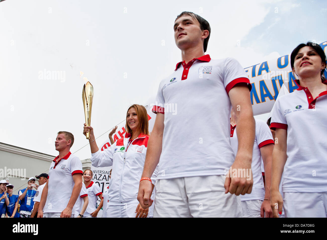 Kasan, 6. Juli 2013. Der letzte Abschnitt des Fackellaufs Universiade. Fackel sind FISU Präsident Claude-Louis Gallien, Bürgermeister von Kasan Ilsur Metshin Credit: Andrew Shlykoff/Alamy Live News Stockfoto