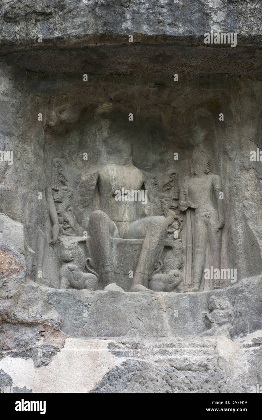 Shrinelet in der Nähe von Höhle Nr. 9 & 10 zeigt, dass Buddha auf dem Löwen Thron sitzen. Ajanta Höhlen Aurangabad, Indien Stockfoto