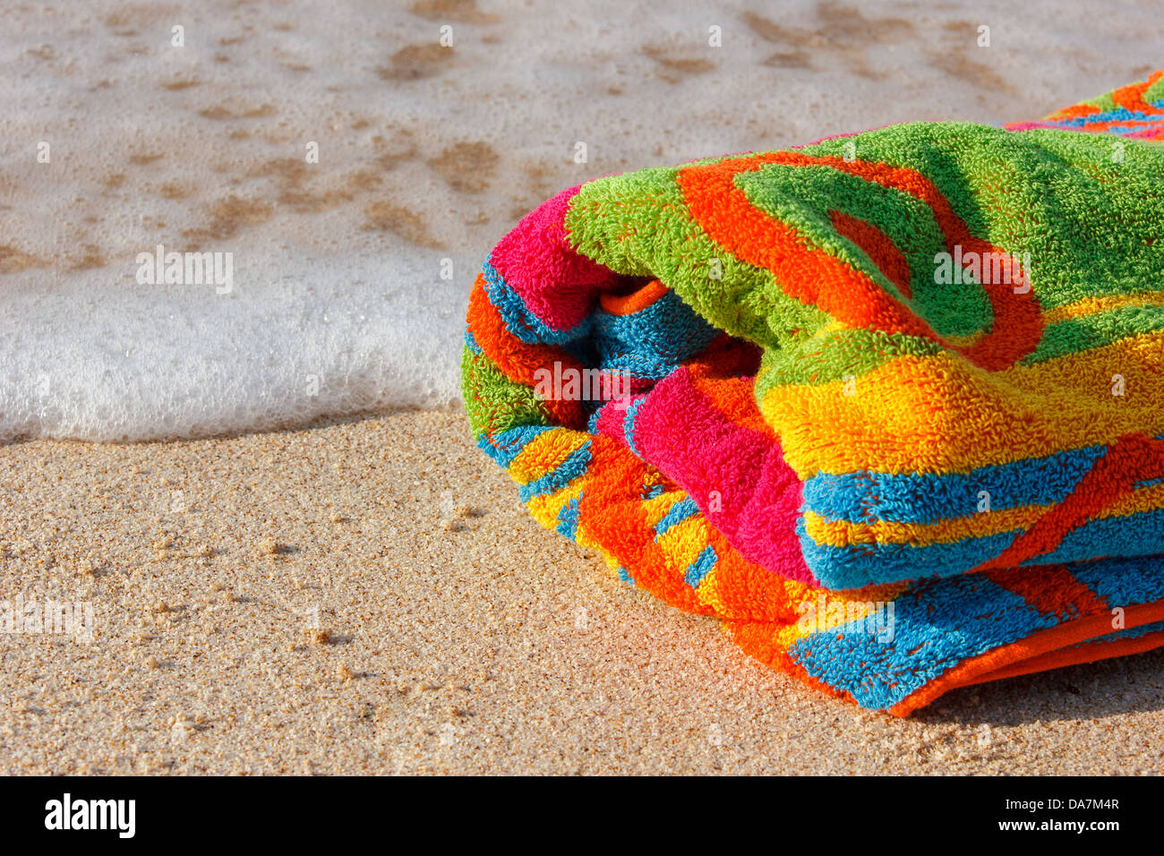 Handtuch-Strand am Sandstrand mit Platz für text Stockfotografie - Alamy