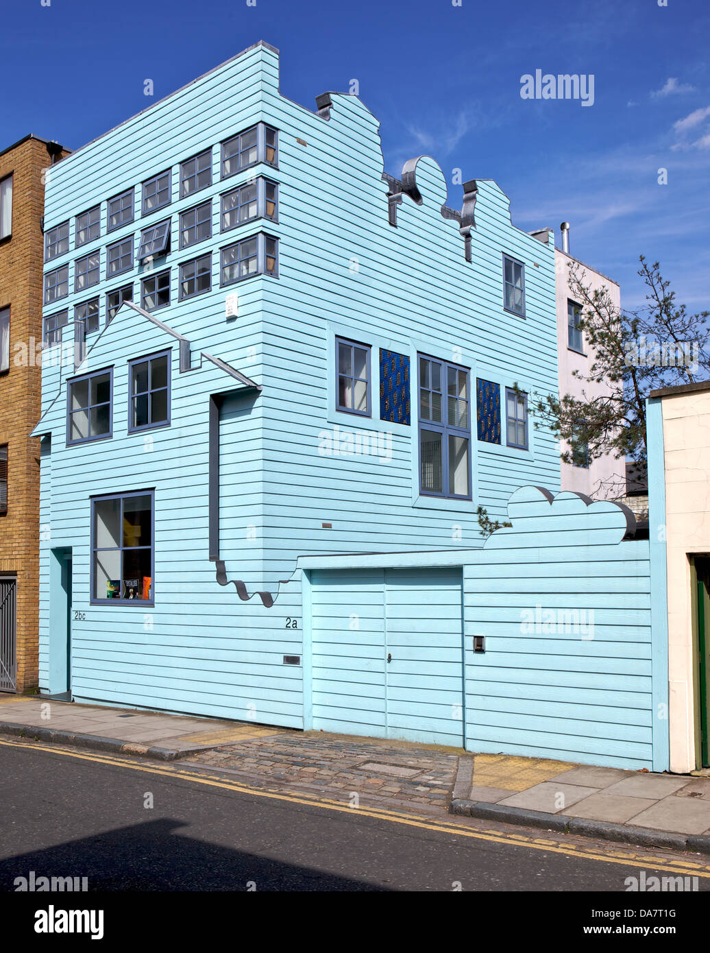Blaues Haus von Fett Architektur Stockfoto