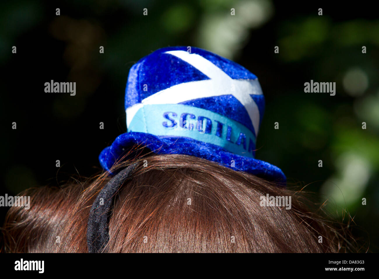 Wimbledon London UK. 7. Juli 2013. Tausende Fans kommen, um Andy Murray zu unterstützen, als er bereitet sich auf Novak Djokovic bei den Herren 2013 Wimbledon-Finale. Bildnachweis: Amer Ghazzal/Alamy Live-Nachrichten Stockfoto