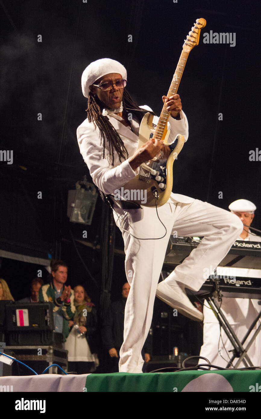 Schicke Feat.Nile Rodgers erklingt in den Westen vulkanishcer Bühne, Glastonbury Festival 2013, Somerset, England, Vereinigtes Königreich. Stockfoto