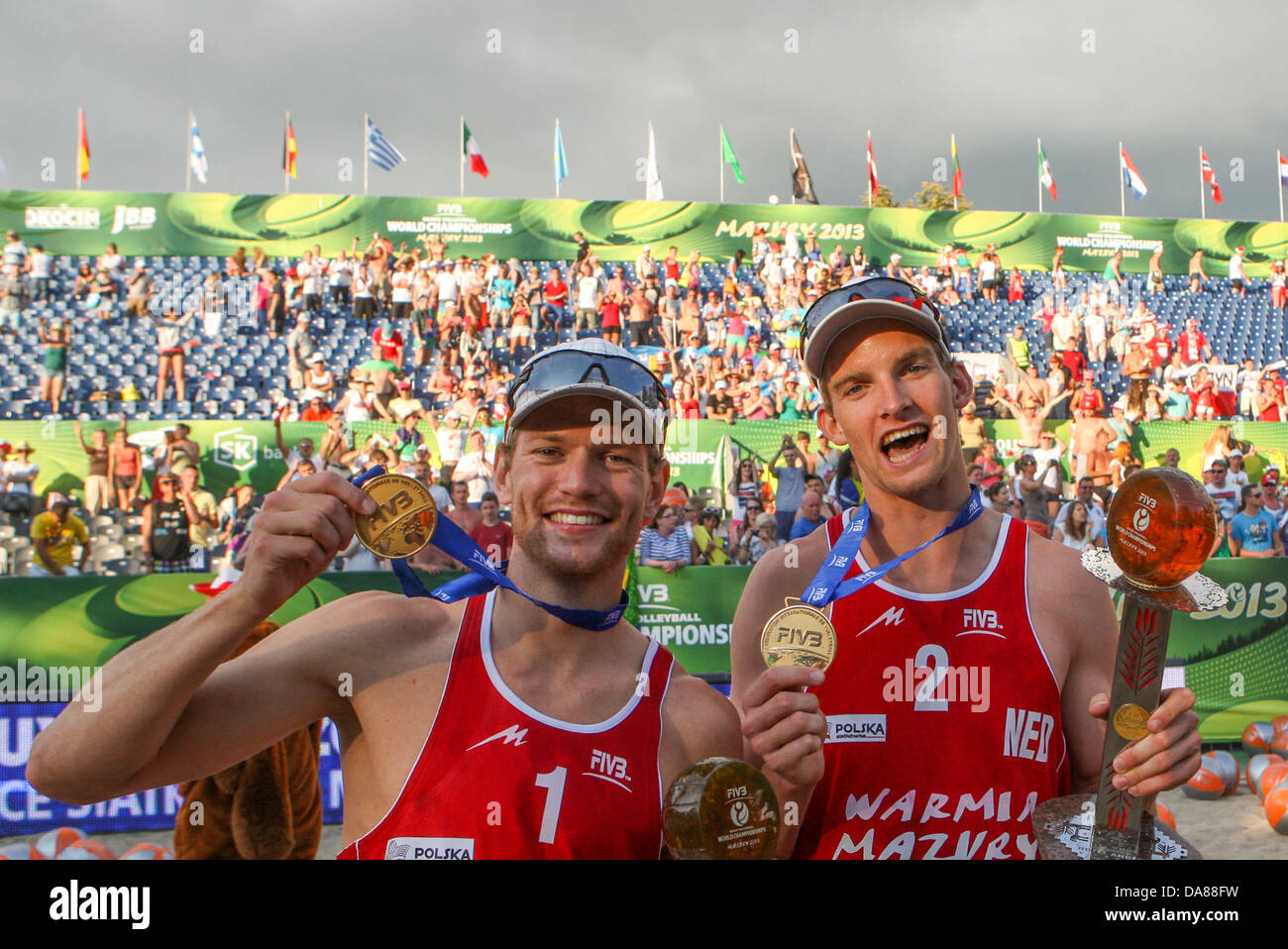 Stare Jablonki, Polen. 7. 7. Juli 2013. Beach Volleyball World Championships, Finale, Alexander Brouwer, Robert läuft (NED), Fot. Tomasz Jastrzebowski / Foto Olimpik/Calsport/Alamy Live-Nachrichten Stockfoto