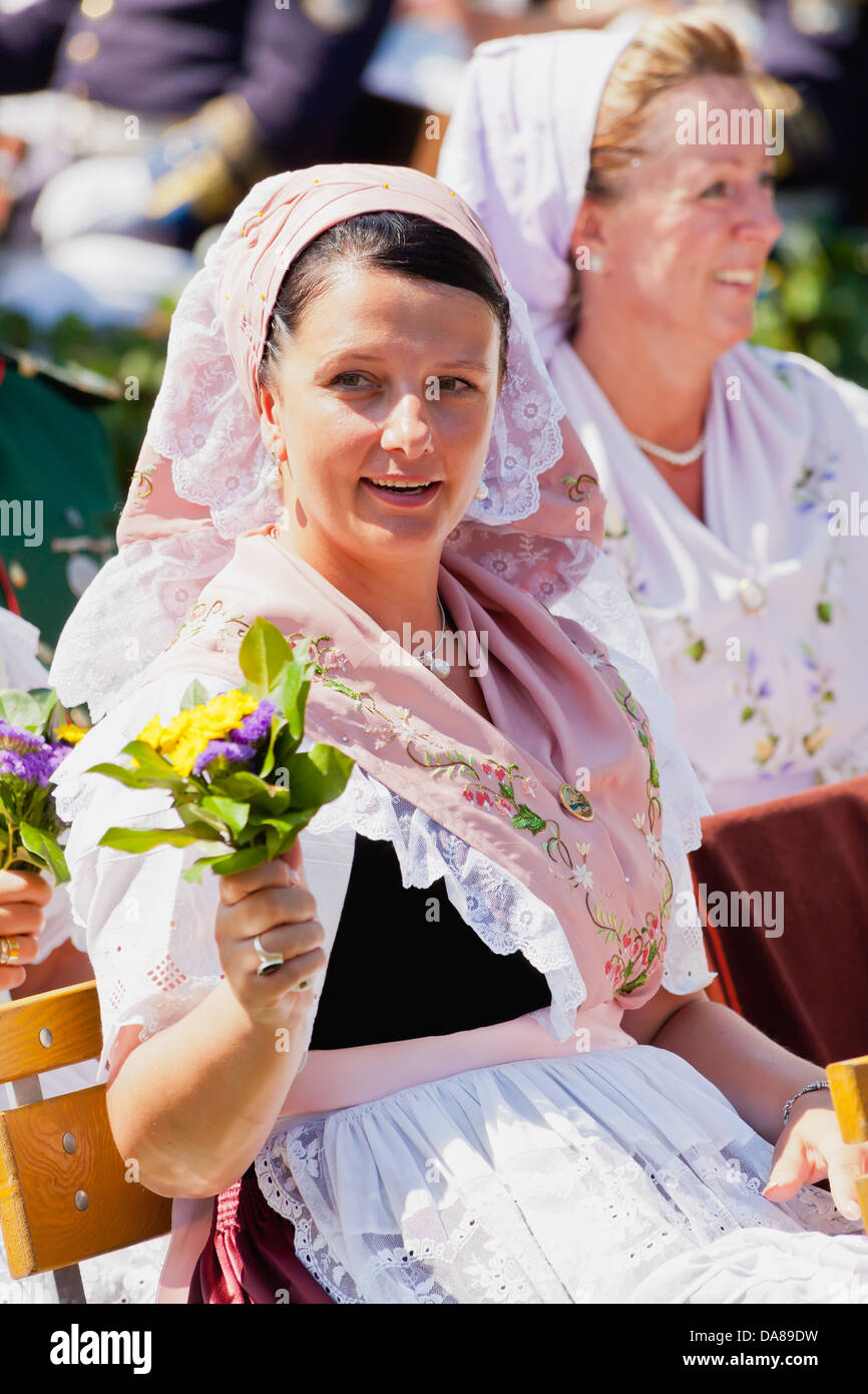 Frauen in sorbischer Tracht während der Spreewald Schützenfest 2013 - Lübbenau, Spreewald, Brandenburg, Deutschland, Europa Stockfoto