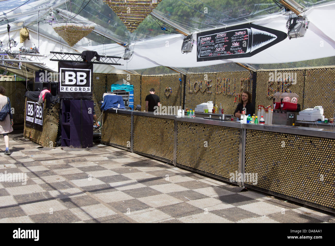 Bullet Bar im Bereich Shangri-La am Glastonbury Festival 2013, Somerset, England, Großbritannien Stockfoto