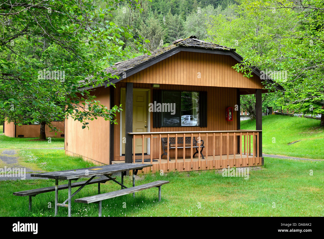Kleine Hütte im Sol Duc Hot Spring Resort. Olympic Nationalpark, Washington, USA. Stockfoto