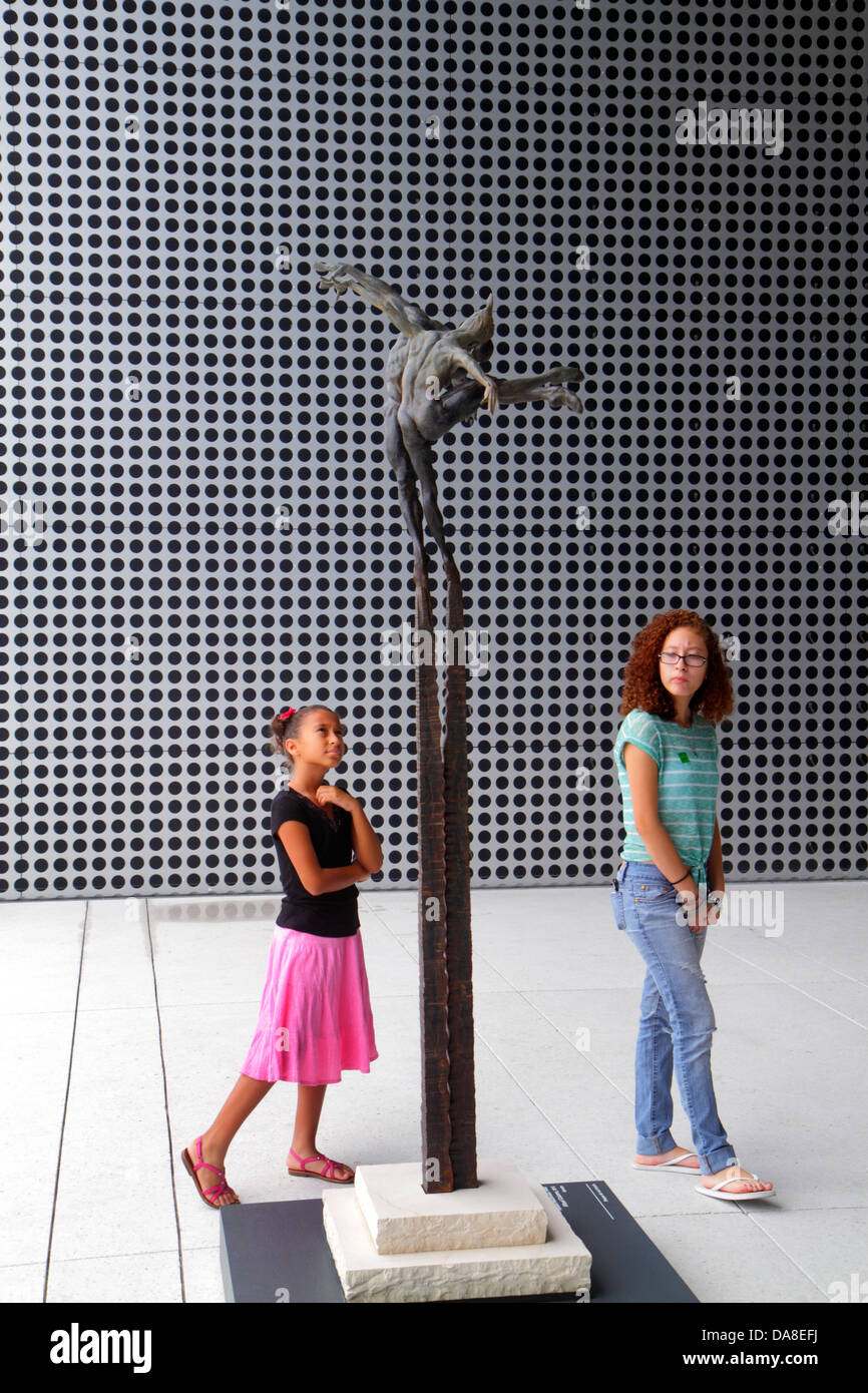 Florida, Tampa, Tampa Museum of Art, Skulptur, Schwarze Afrikaner, Mädchen Mädchen, Youngster, weibliche Kinder Kinder Teenager Teenager Teenager Teenager Tween, suchen Stockfoto