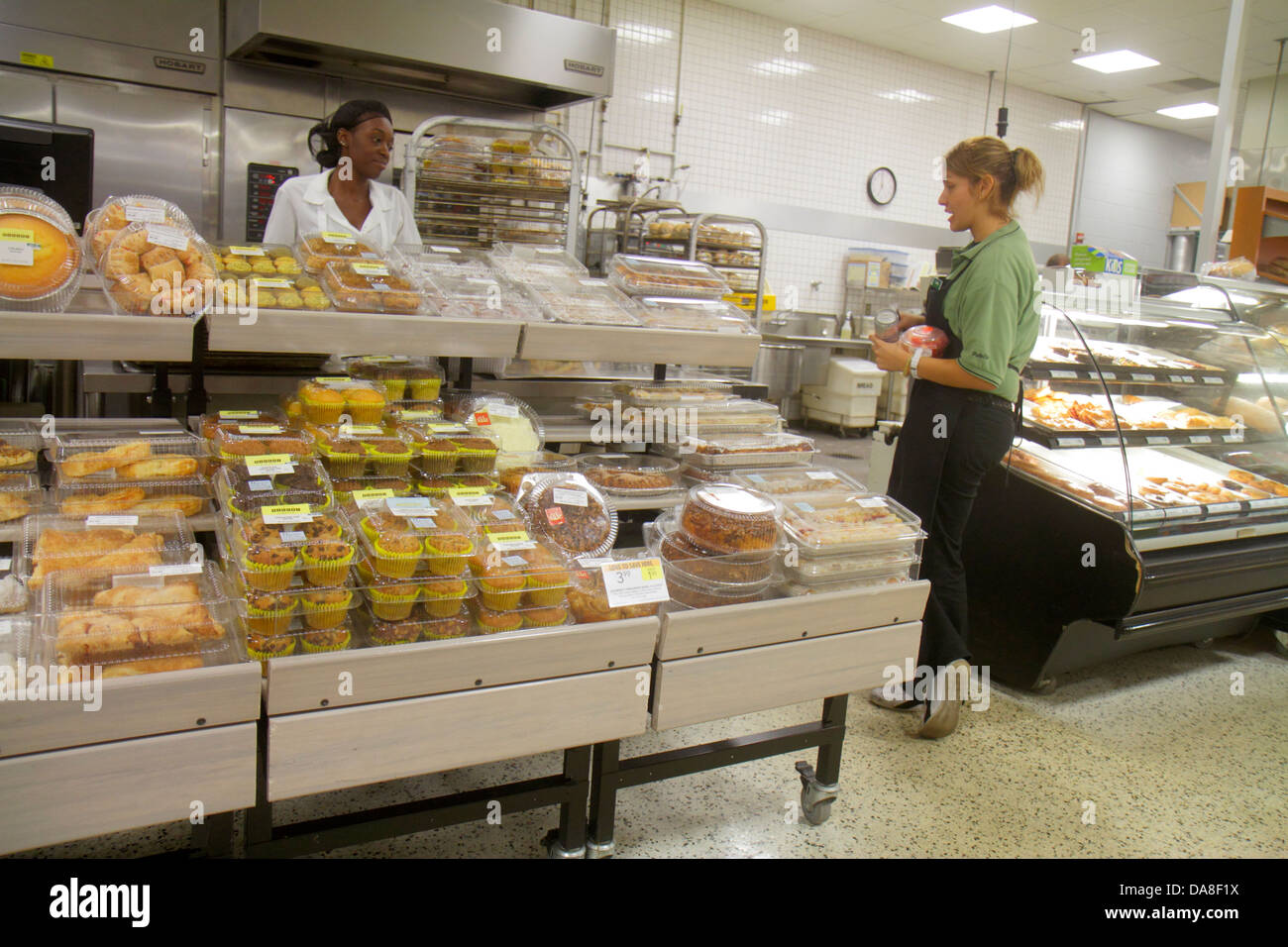 Florida Marco Island, Publix, Lebensmittelgeschäft, Supermarkt, Verkauf, Shopping Shopper Shopper Shop Geschäfte Markt Märkte Marktplatz Kauf Verkauf, Einzelhandelsgeschäft Stockfoto