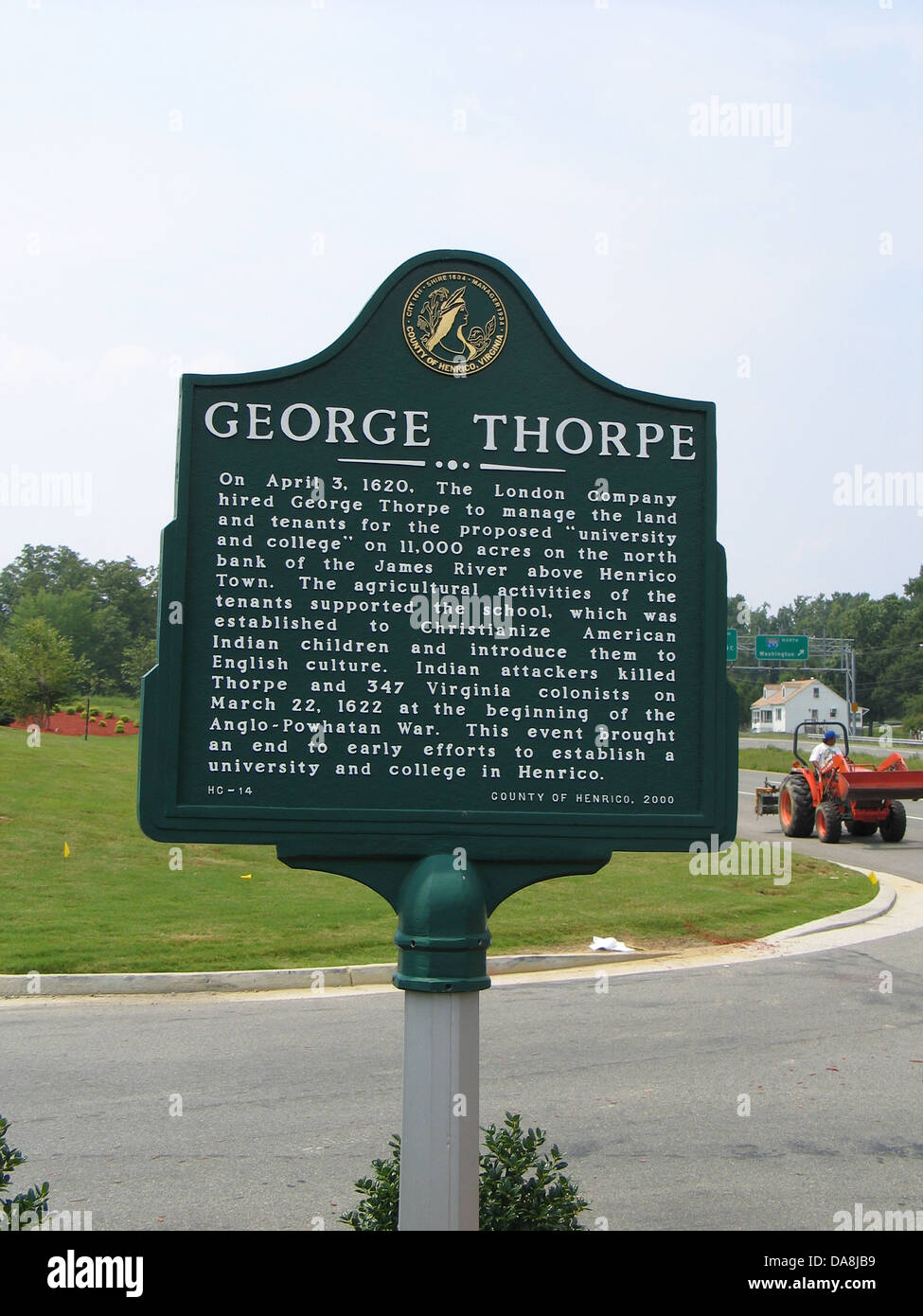 GEORGE THORPE im 3. April 1620, der London Company angestellt George Thorpe, das Land und die Mieter für die vorgeschlagenen verwalten "Universität und Hochschule" auf 11.000 Hektar großen Gelände am nördlichen Ufer des James River oberhalb Henrico Stadt. Die landwirtschaftlichen Aktivitäten der Mieter zu christianisieren indianische Kinder unterstützt und ihnen englische Kultur näher zu bringen. Indischen Angreifer tötete Thorpe und 347 Virginia Kolonisten am 22. März 1622 zu Beginn des Krieges Anglo-Powhatan. Die Veranstaltung brachte das Ende frühen Bemühungen, eine Universität und Hochschule in Henrico zu etablieren. Henrico County, 2000. Stockfoto