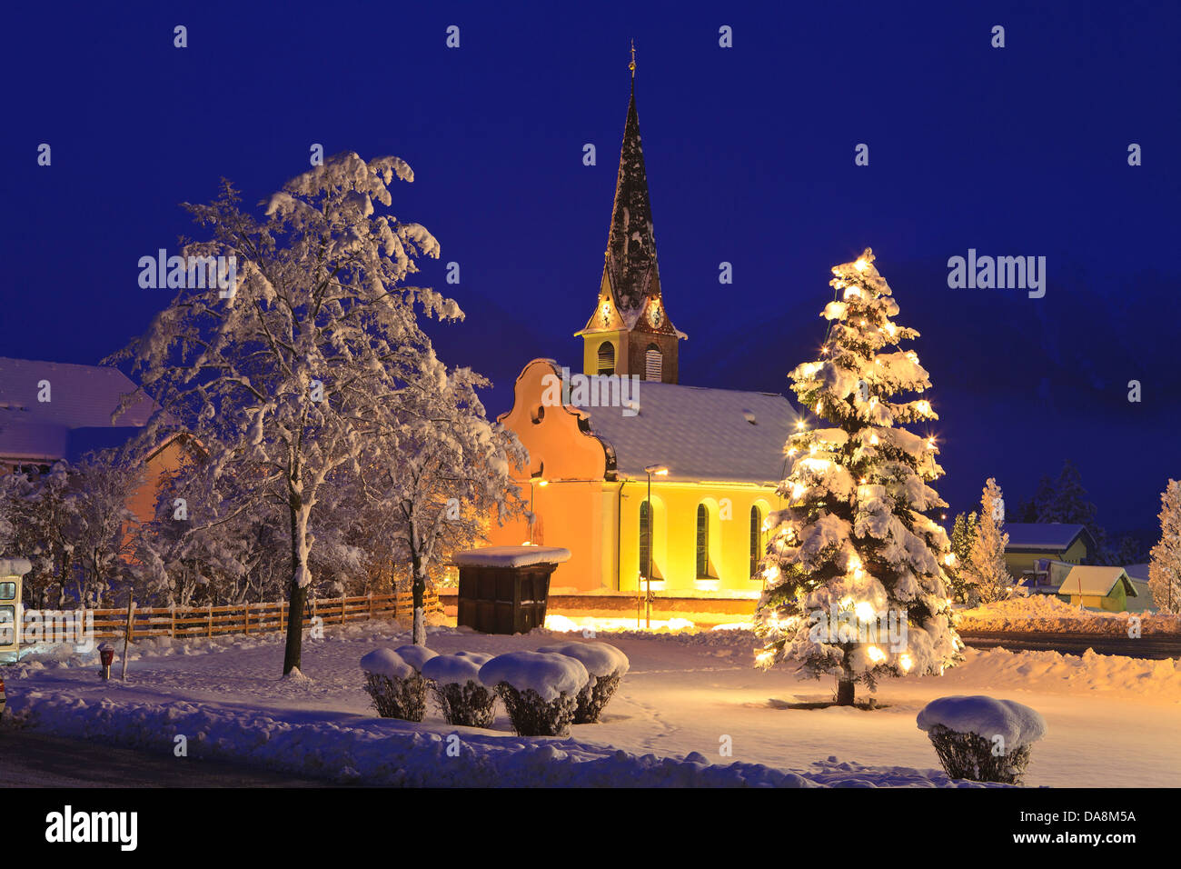 Österreich, Europa, Tirol, Mieminger Plateau, Obsteig, Kirche, Baum ...