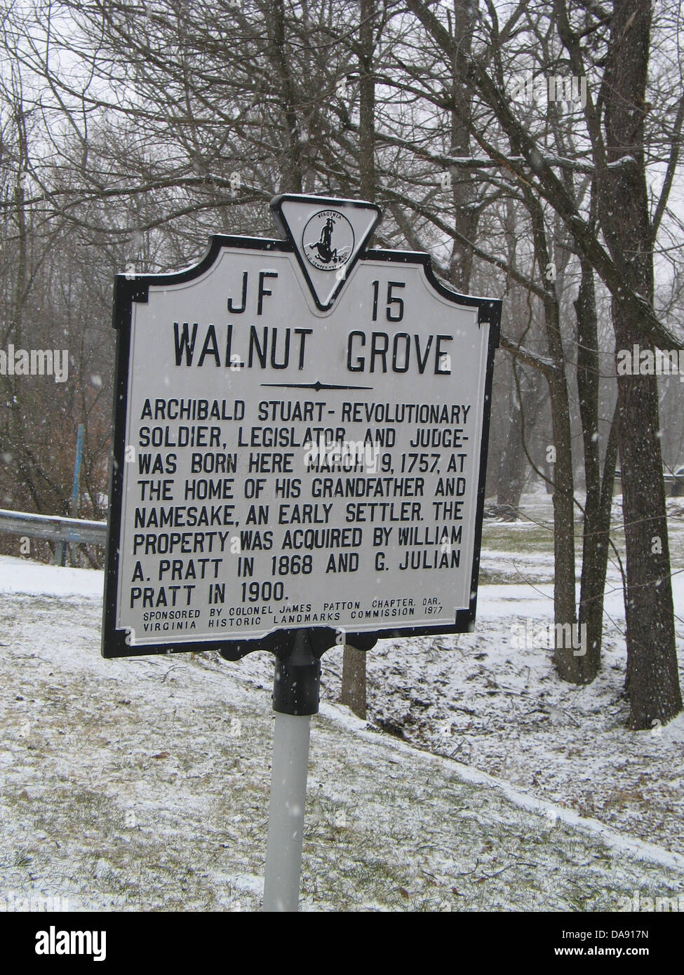 WALNUT GROVE Archibald Stuart - revolutionär, Gesetzgeber und Richter - geboren 19. März 1757, hier im Hause seines Großvaters und Namensvetter, einem frühen Siedler. Das Anwesen wurde von William A. Pratt im Jahre 1868 und G. Julian Pratt im Jahre 1900 übernommen. Gesponsert von Colonel James Patton Kapitel DAR. Virginia historische Landmarks Commission, 1977 Stockfoto