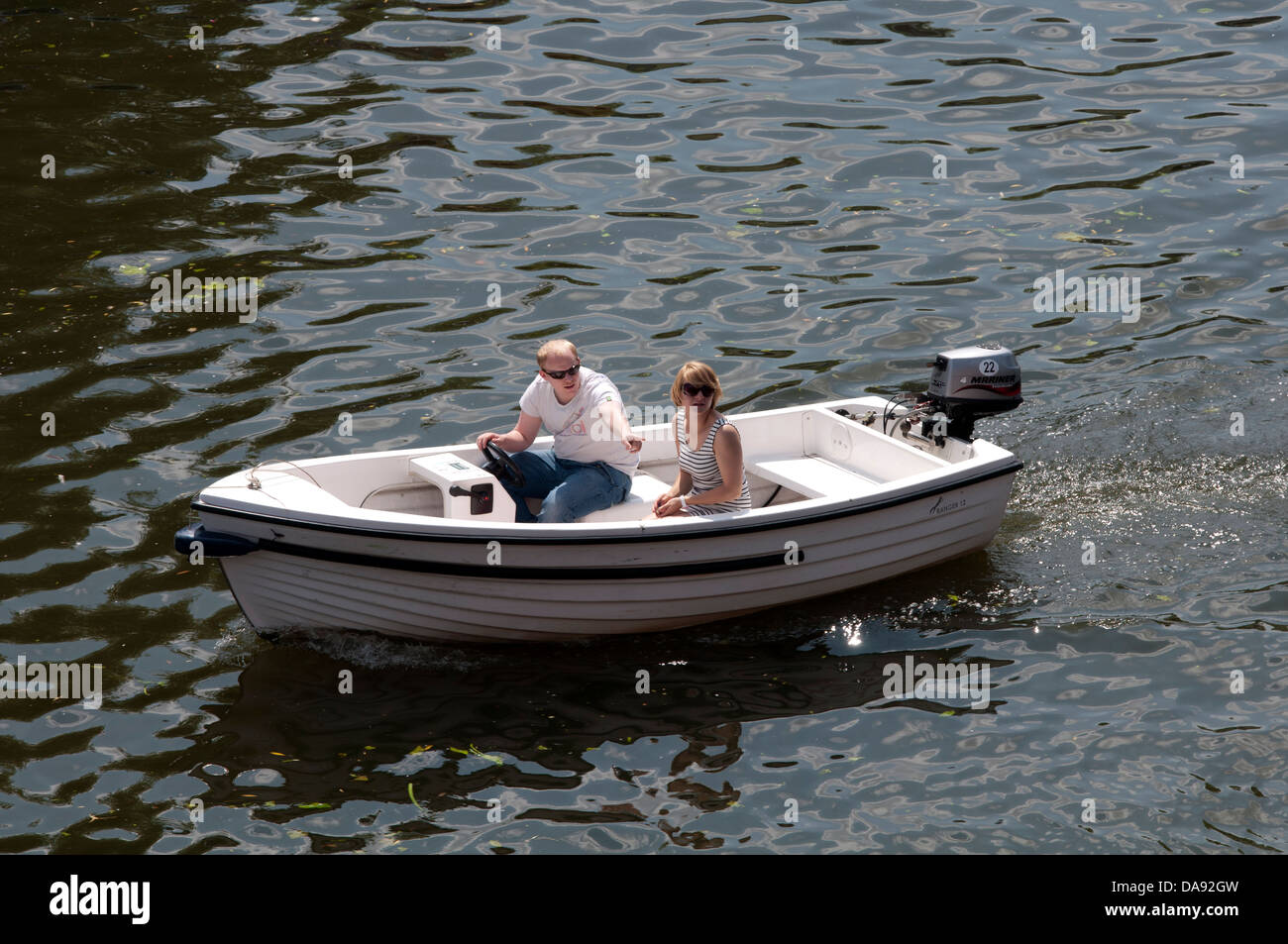 Motorboot am Fluss Avon, Bath, UK Stockfoto