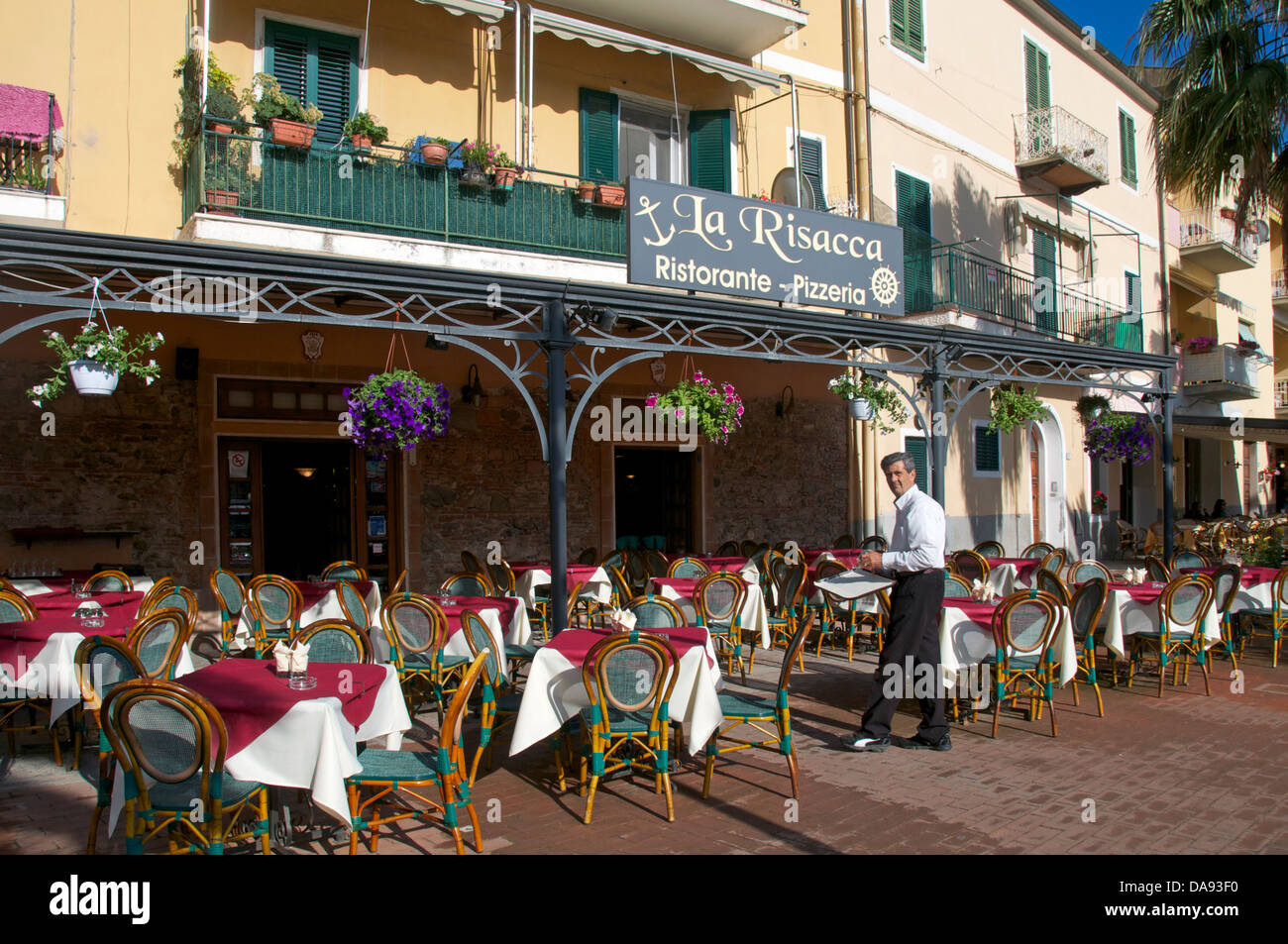 Vorbereitung zum Mittagessen La Risacca Restaurant Porto Azzurro Elba Toskana Italien Stockfoto