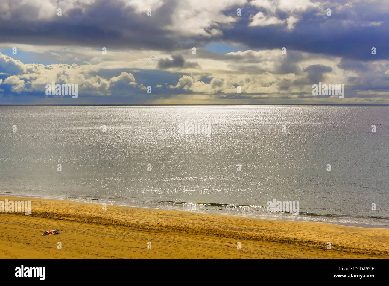 Blanca Beach, Spanien, Europa, Kanarische Inseln, Lanzarote, Puerto del Carmen, Strand, Wolken, Insel, natürliche, keine Wellen, ganz, refl Stockfoto