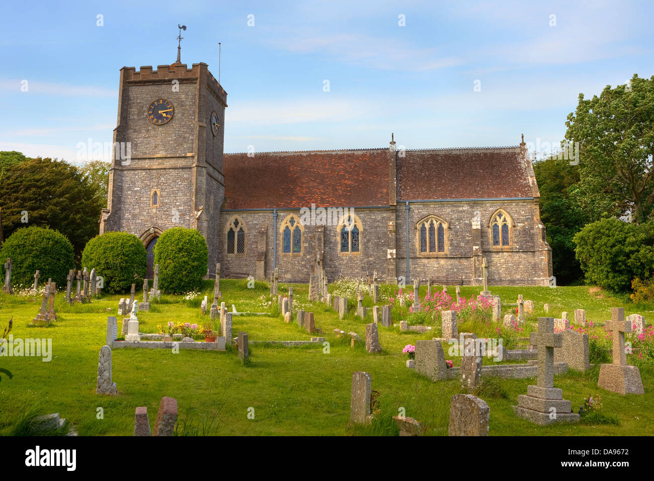 Pfarrkirche Heilige Dreifaltigkeit, West Lulworth, Dorset, Großbritannien Stockfoto