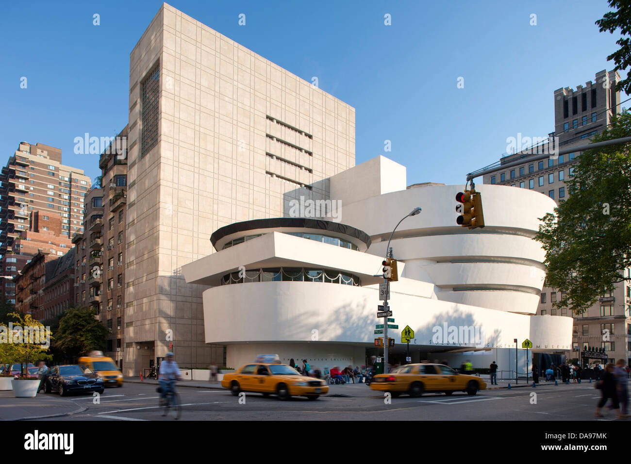 SOLOMON GUGGENHEIM MUSEUM (© FRANK LLOYD WRIGHT 1959 / GWATHMAY SIEGEL ASSOCS 1992) FIFTH AVENUE IN MANHATTAN NEW YORK CITY USA Stockfoto