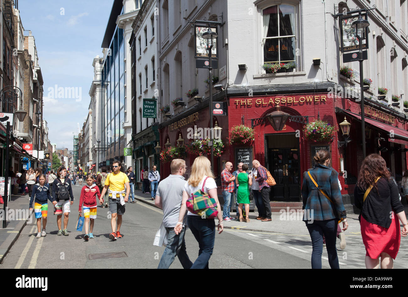 Glasbläser Kneipe an Ecke Brewer Street / Glasshouse Street in London UK Stockfoto