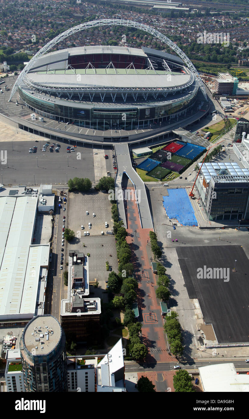 Luftaufnahme des Wembley-Stadion Wembley Weg, Blick nach Süden Stockfoto