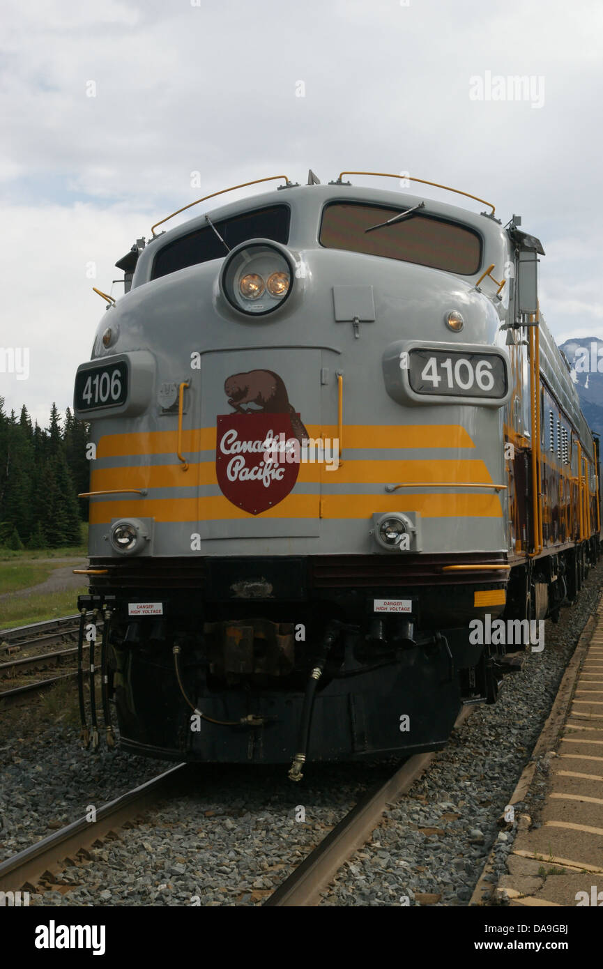 Royal Canadian Pacific F-Einheit Nummer 4106 stehend an der Banff-Station. Stockfoto