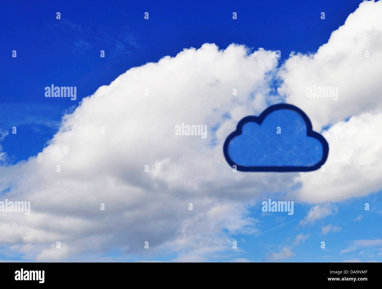 Cloud, Cloud Computing, Vernetzung, verdrahtet, Link, Net, Verbindung, Daten, Termine, Wirtschaft, Datenwolke, Wolken, IT, Illustration, Stockfoto