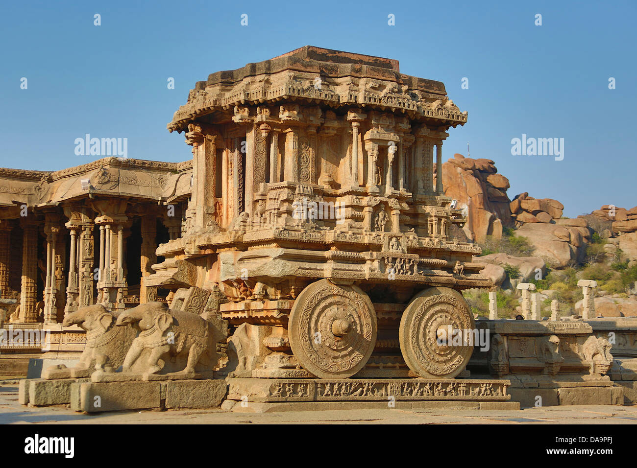 Indien, Süd-Indien, Asien, Karnataka, Hampi, Ruinen, Vijayanagar, 15. Jahrhundert, Weltkulturerbe, Vittala, Tempel, Architektur, Cha Stockfoto