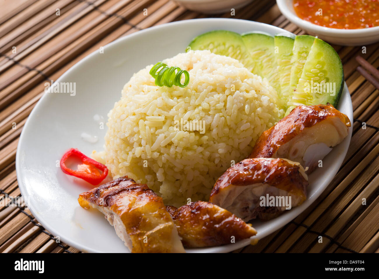 Hainan-Huhn mit Reis, Singapur Essen mit Materialien als Hintergrund Stockfoto