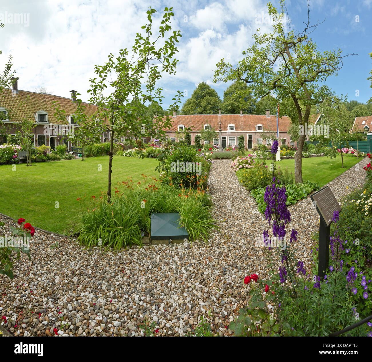 Niederlande, Holland, Europa, Edam, Hof, Stadt, Dorf, Blumen, Sommer, Garten, Stockfoto