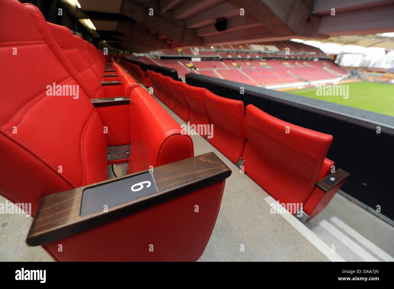 Beheizbare Business Sitze Von Der Sogenannten Soccer Lounge Sind Der Mercedes Benz Arena In Stuttgart Deutschland 13 Januar 2011 Abgebildet Die Neue Lounge Ist Zum Ersten Mal Am 15 Januar 2011 Wahrend Der Bundesliga Spiel Vfb